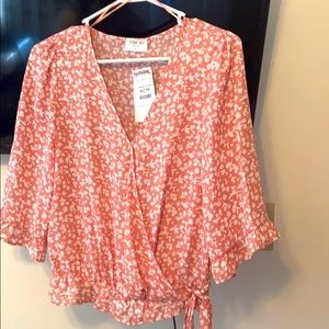 Cute fashionable top